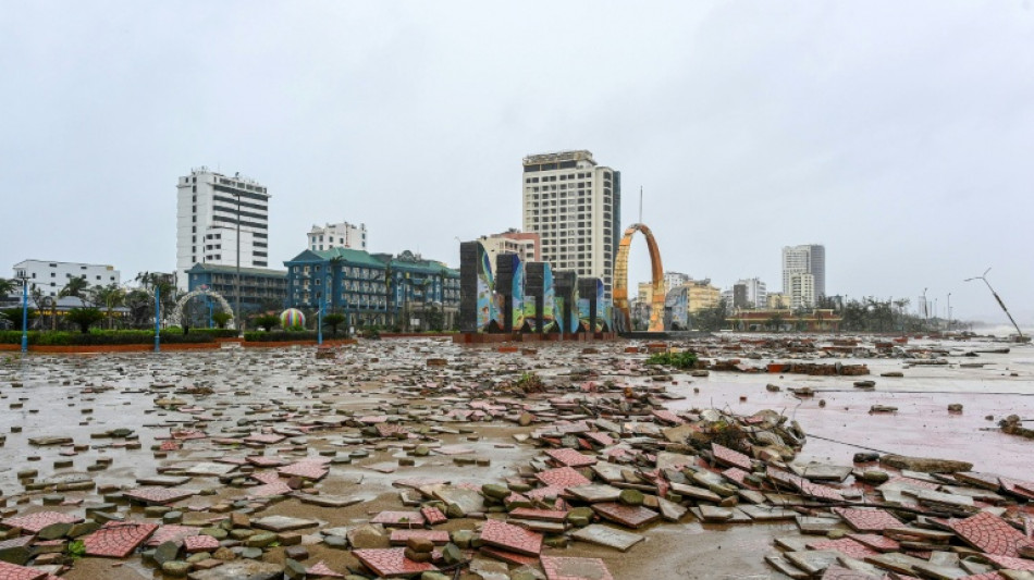 Tuf&atilde;o Bualoi deixa mais de 30 mortos no Vietn&atilde; e nas Filipinas