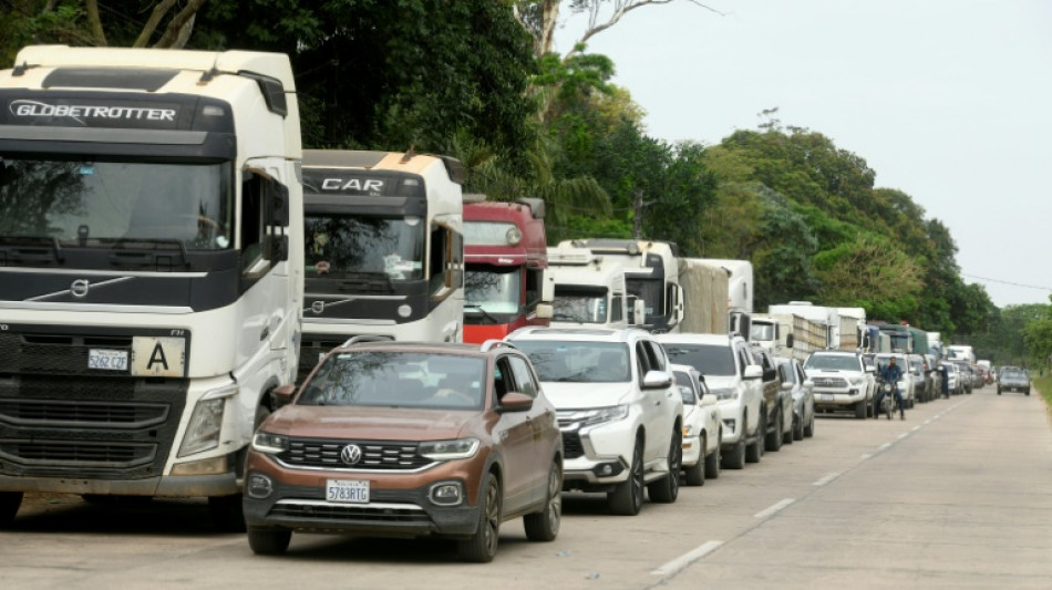 Bolívia em crise elegerá presidente entre dois candidatos de direita