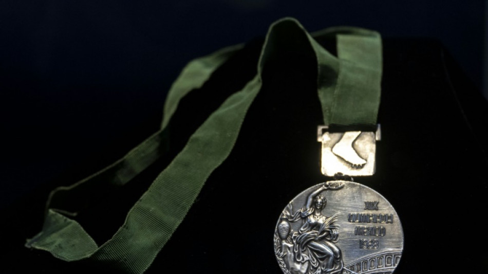 Salto do s&eacute;culo: Bob Beamon leiloa medalha de ouro dos Jogos Ol&iacute;mpicos de 1968