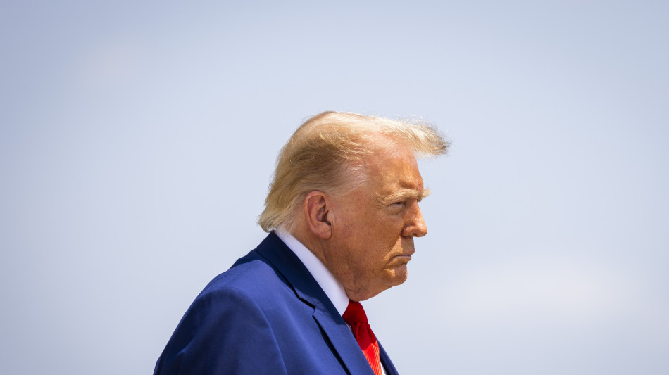 'Trump, sono vicino a una decisione su un attacco massiccio all'Iran'