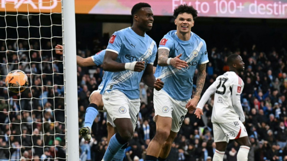 City vence time da 4&ordf; divis&atilde;o e avan&ccedil;a na Copa da Inglaterra; Liverpool elimina Brighton