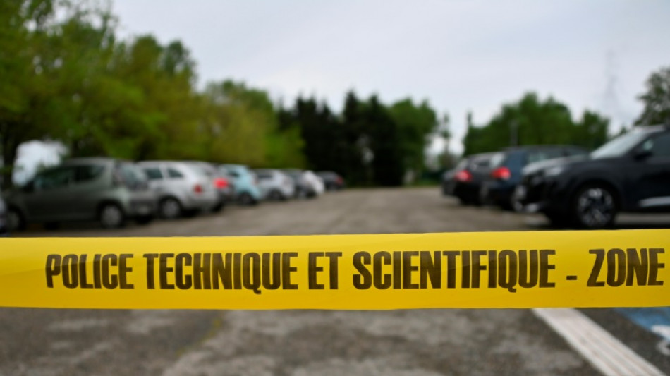 Promotoria francesa indicia 21 pessoas em onda de ataques a pris&otilde;es