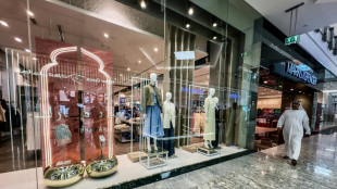 Lojas de luxo em Dubai t&ecirc;m movimento impactado por guerra no Oriente M&eacute;dio