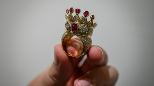 Anel do rapper Tupac &eacute; leiloado por mais de US$ 1 milh&atilde;o