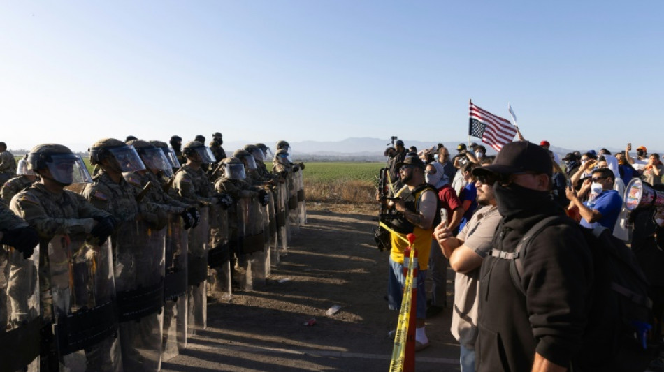 Un ouvrier agricole dans un &eacute;tat critique apr&egrave;s une descente de la police de l'immigration pr&egrave;s de Los Angeles