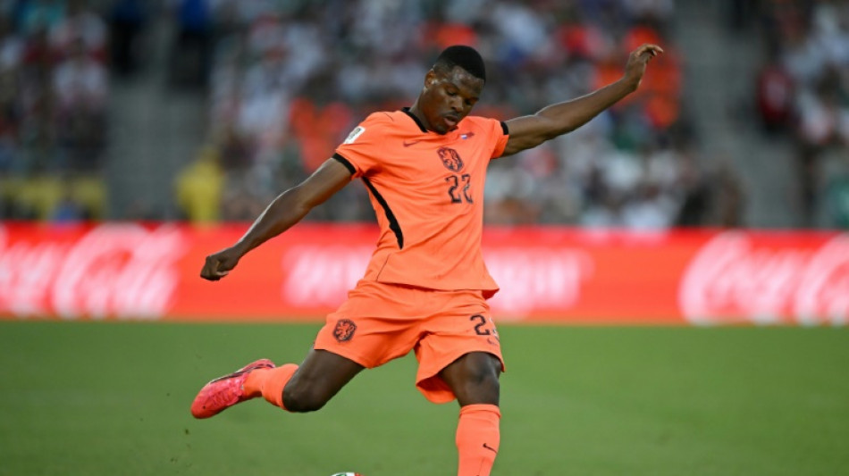 Real Madrid anuncia contrata&ccedil;&atilde;o do holand&ecirc;s Denzel Dumfries