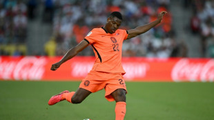 Real Madrid anuncia contrata&ccedil;&atilde;o do holand&ecirc;s Denzel Dumfries