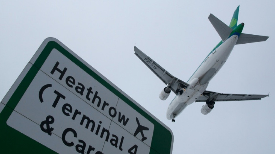 L'a&eacute;roport londonien de Heathrow chiffre son plan d'agrandissement &agrave; 49 milliards de livres