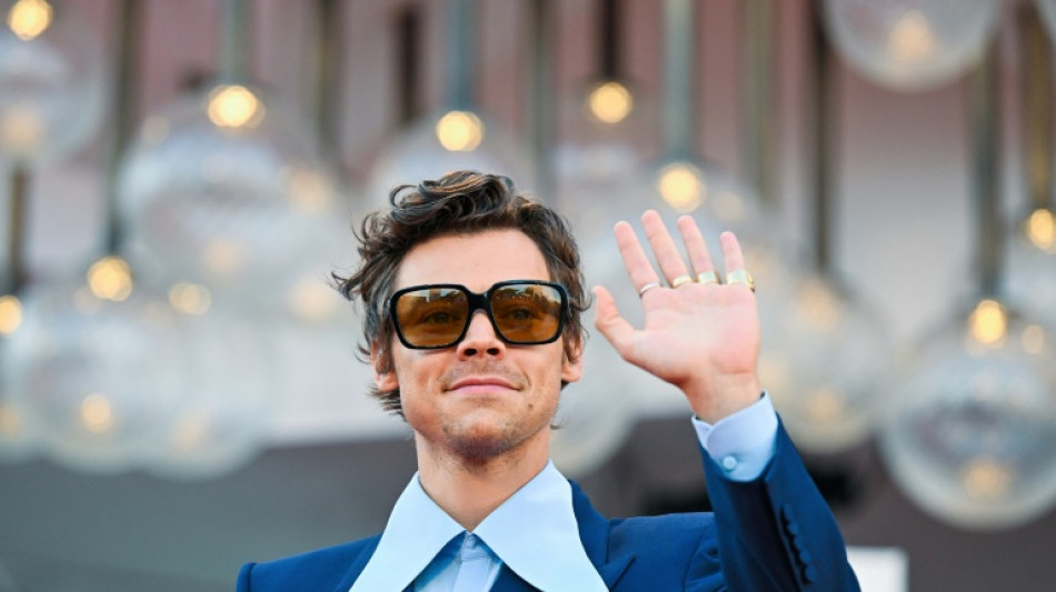 Harry Styles und andere Stars sammeln Spenden f&uuml;r die Ukraine