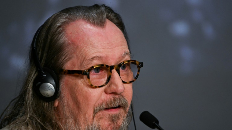 Gary Oldman se declara 'hipercr&iacute;tico' de seu trabalho ap&oacute;s ofender f&atilde;s de 'Harry Potter'