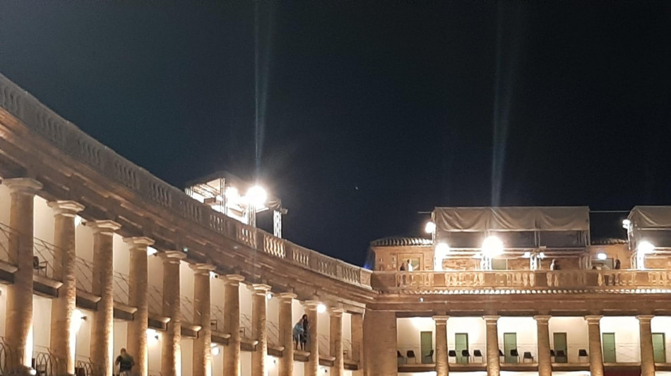 Nabucco a Macerata con regia Fourny tra deserti di rocce e costumi post-apocalittici