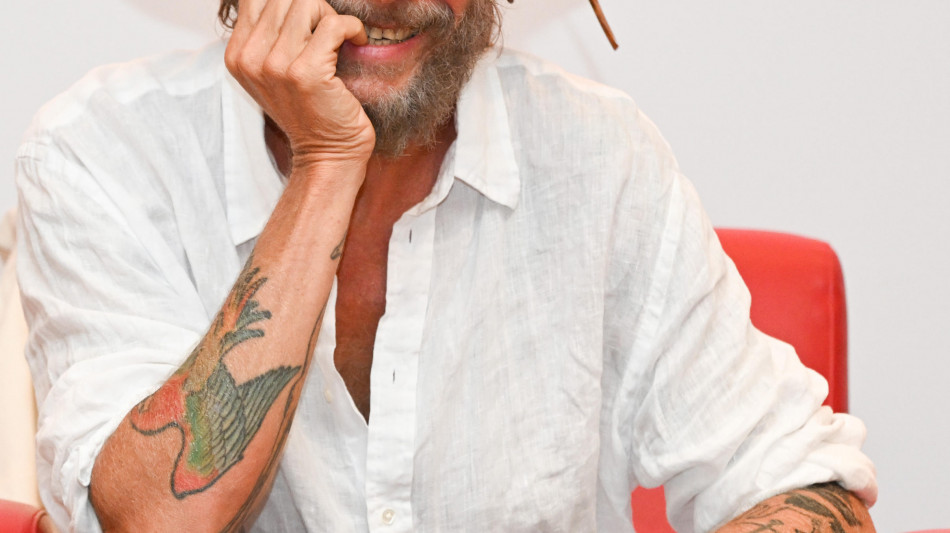 Jovanotti alla Fondazione Foqus, "La poesia &egrave; una forma d'arte simile alla musica"