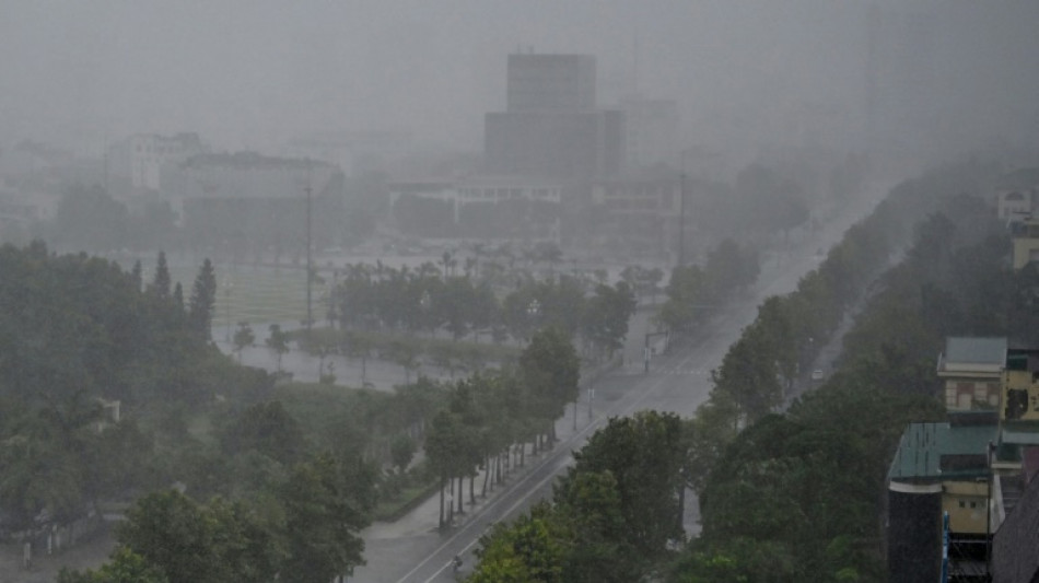 Le typhon Kajiki s'approche du Vietnam, 30.000 personnes &eacute;vacu&eacute;es