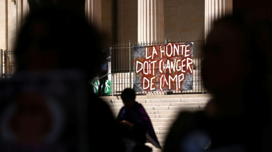 Un hombre de Reino Unido se declara culpable de 32 delitos sexuales contra su pareja dormida o drogada