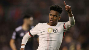 Estêvão marca e Chelsea empata com Qarabag (2-2) na Champions