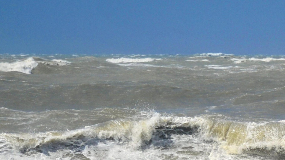 L'oscurit&agrave; avanza nel 20% degli oceani, lo mostrano i satelliti