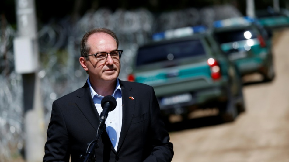 Innenminister Dobrindt mit neuem Vorsto&szlig; f&uuml;r R&uuml;ckkehrzentren