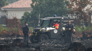 Inc&ecirc;ndio perto de Bordeaux revela proj&eacute;teis da Segunda Guerra Mundial
