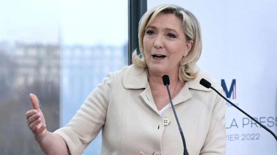 Marine Le Pen avec ses alli&eacute;s europ&eacute;ens &agrave; Madrid pour &eacute;teindre le feu fran&ccedil;ais
