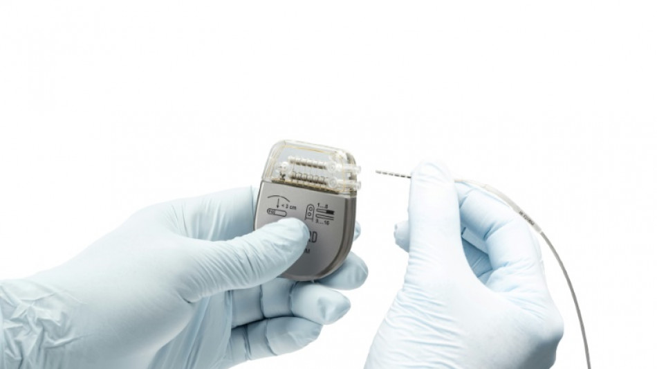 Rebouger sa main &agrave; l'aide d'&eacute;lectrodes: un r&eacute;el espoir pour des paralytiques