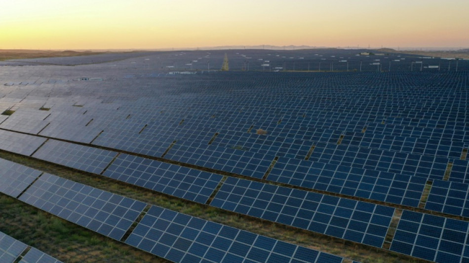 La paradoja energética china, un récord de las renovables pero sigue manteniendo el carbón