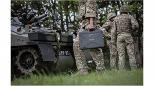 Robuste IT für den Feldeinsatz: TOUGHBOOK macht militärische Fahrzeuge zu mobilen Einsatzzentralen